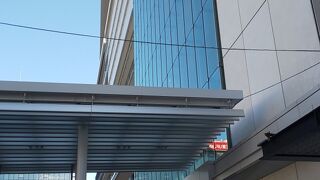 ニューマンやシァル