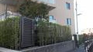 文京区本郷4丁目にあります。