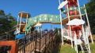 子供用の大型遊具が充実　奥武山公園