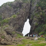 珍しい岩の裂け目