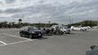 駐車場は広いです(＾＾；；