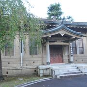 「竹駒神社」の境内にあります