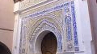 14世紀竣工の神学校