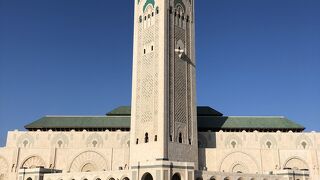 巨大で華麗なモスク