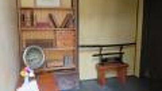 白壁が眩しいです