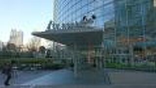 １階にはテレアサショップとテレアサストリートがあります