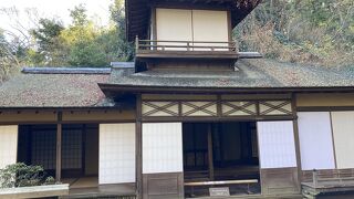 二階建ての面白い建築物