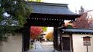 境内は見どころが多いです