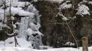 氷瀑に近づいて撮りやすい