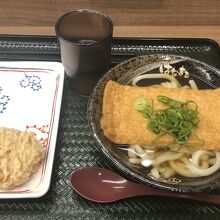 きつねうどんと焼きイモ天