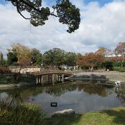 遺構は少ないが、跡地の一部が公園に。