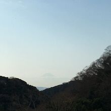 富士山が薄く見えています