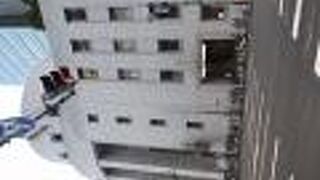 カフェやレストランあり