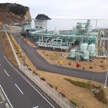 屋上からは、久慈国家石油備蓄基地や牛島の姿も見えました。