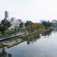 土佐堀川に架かる難波橋