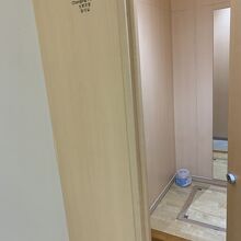 女子トイレの更衣室