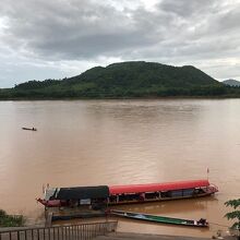 川岸名はレストランが