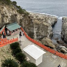 「下り宮」の本殿　鵜戸神宮