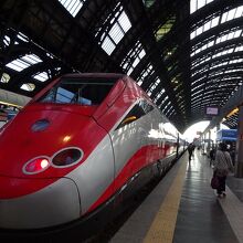 ミラノ中央駅からこの列車に乗車