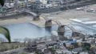 山頂から美しい錦帯橋がみえるのよ