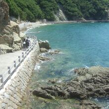 仙酔島の海岸遊歩道