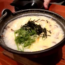 雑炊。最後はシャーベット。もうお腹一杯。