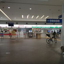 ビートルとカメリアライン乗船手続きカウンター