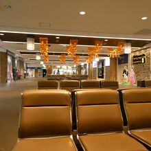 出発ロビーも人が殆ど居らず～