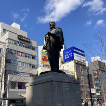 え～と、偉い人…