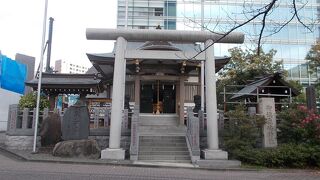 芝の札の辻近くにあります。