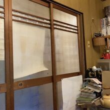 随分とオンボロなお宅ですね…