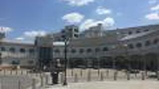 立派な競馬場です。