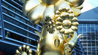 ヒルズに新名所！お花の親子(^-^ゞ