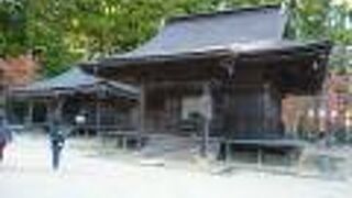 素朴なたたずまいを見せるお堂