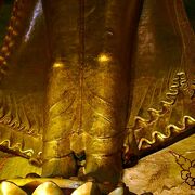 ヒザの有無で創建当初の仏像か判別できる：アーナンダ寺院 