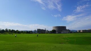 この広場だけでもかなりの価値あり