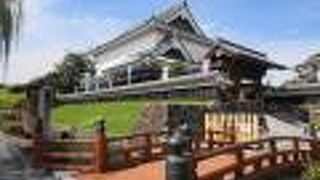 石垣とお堀が美しい