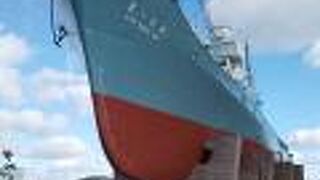 どかんと捕鯨船