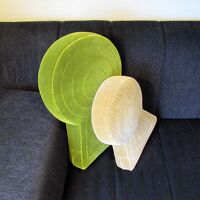 古墳型のクッション、インパクトあります