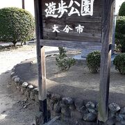 銅像が多くあるが、寂れた公園。。。