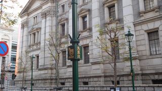 おしゃれな街灯が印象的