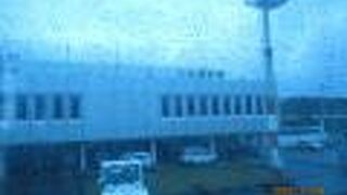 残念ながら雨での到着です