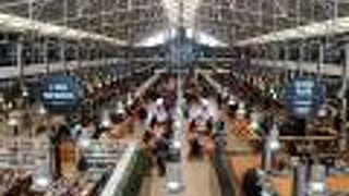 混み合っています