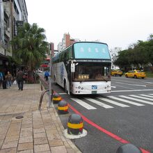 降車口は中山路になります。