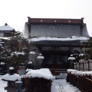 七日町駅前の小さな寺院でした。