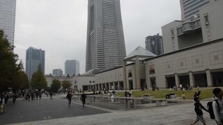 多くの人でにぎわっていました