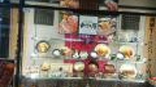 サービスエリアのかごの屋