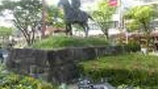 井伊直政の、彦根にとっての存在の大きさがわかる像と思います。