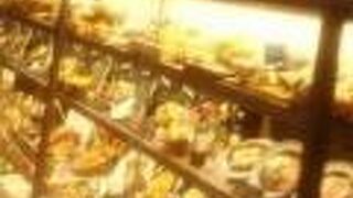 ベーカリーが食べ放題の店
