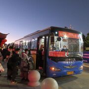 大理古城の中にはバスは入れませんが、その外周部から玉龍雪山や麗江駅などへバスが走っています。